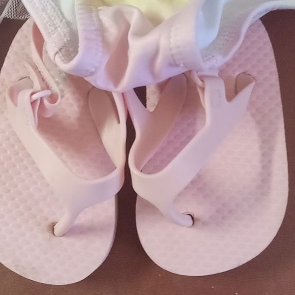 Swimsuit and sandals - Picture 4 of 4